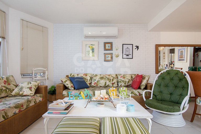 Casa com cinco quartos, piscina e espaço gourmet