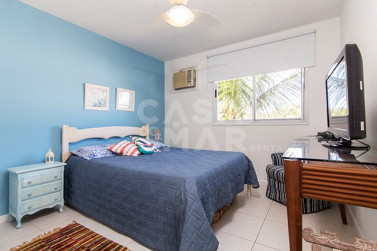 Casa com cinco quartos, piscina e espaço gourmet