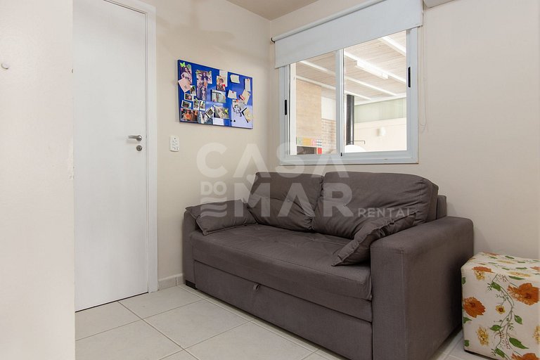 Casa com cinco quartos, piscina e espaço gourmet