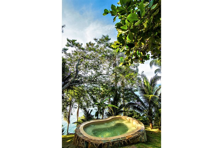 Beautiful private island with five spacious suites