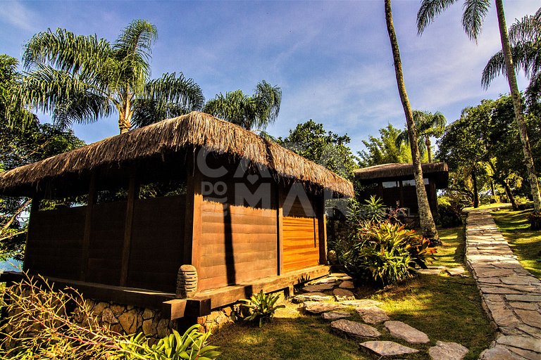 Beautiful private island with five spacious suites