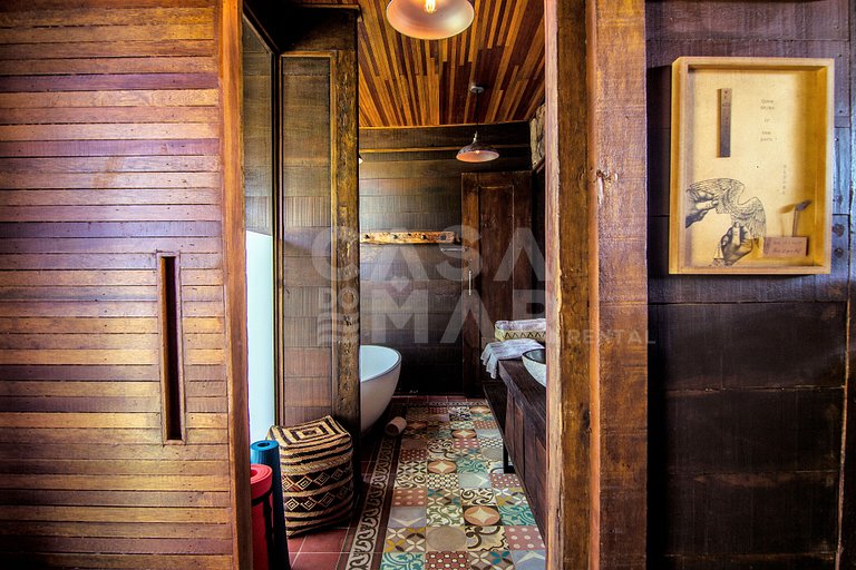 Beautiful private island with five spacious suites