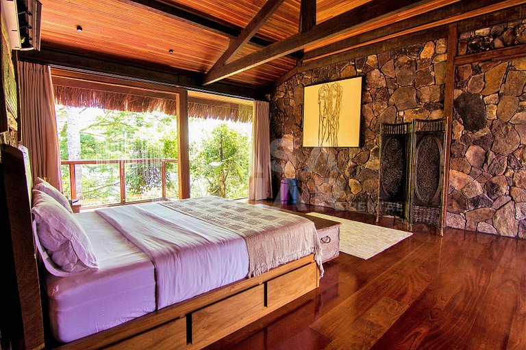 Beautiful private island with five spacious suites