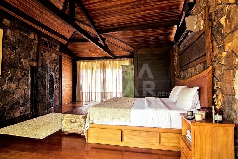 Beautiful private island with five spacious suites