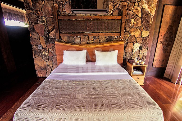 Beautiful private island with five spacious suites