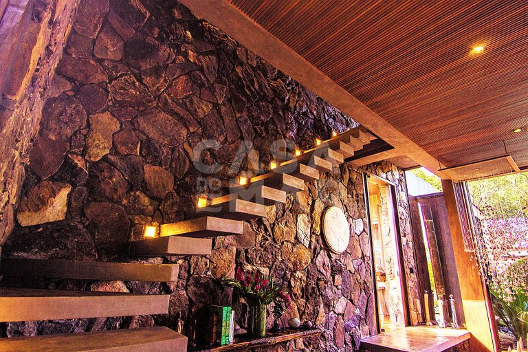Beautiful private island with five spacious suites
