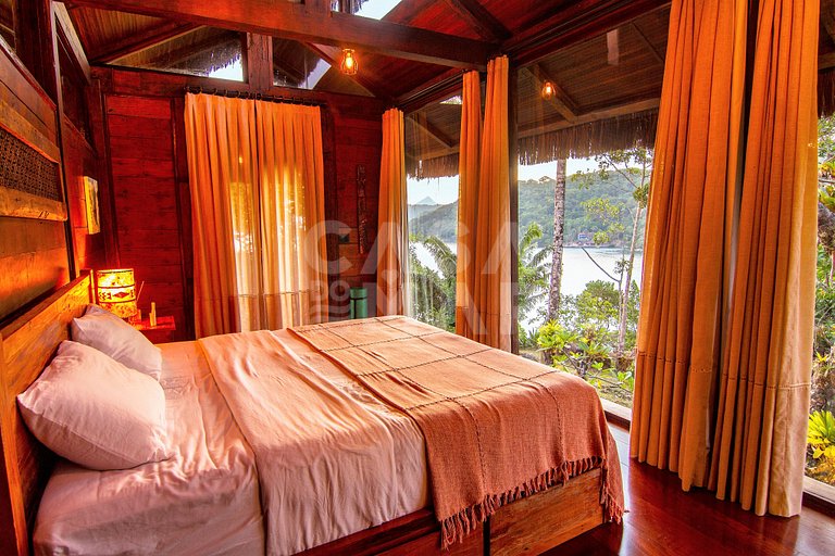 Beautiful private island with five spacious suites