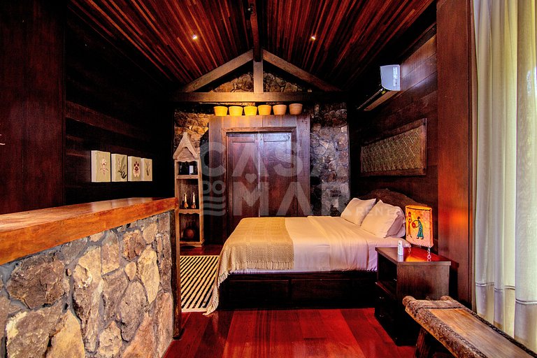 Beautiful private island with five spacious suites