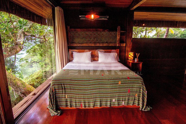 Beautiful private island with five spacious suites