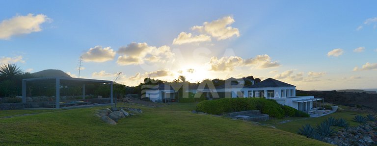 Espetacular Mansão com Seis Suítes com Vista Panorâmica em S