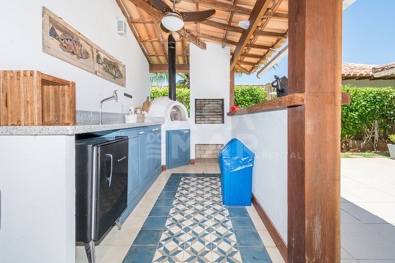Casa condomínio, três suítes, ar, quadra de tênis