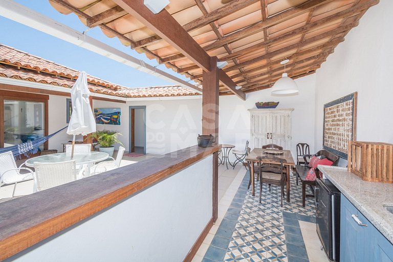 Casa condomínio, três suítes, ar, quadra de tênis