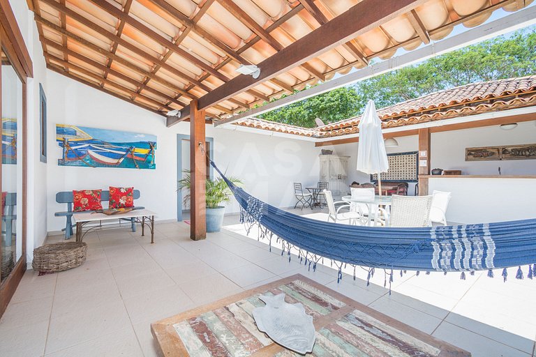 Casa condomínio, três suítes, ar, quadra de tênis