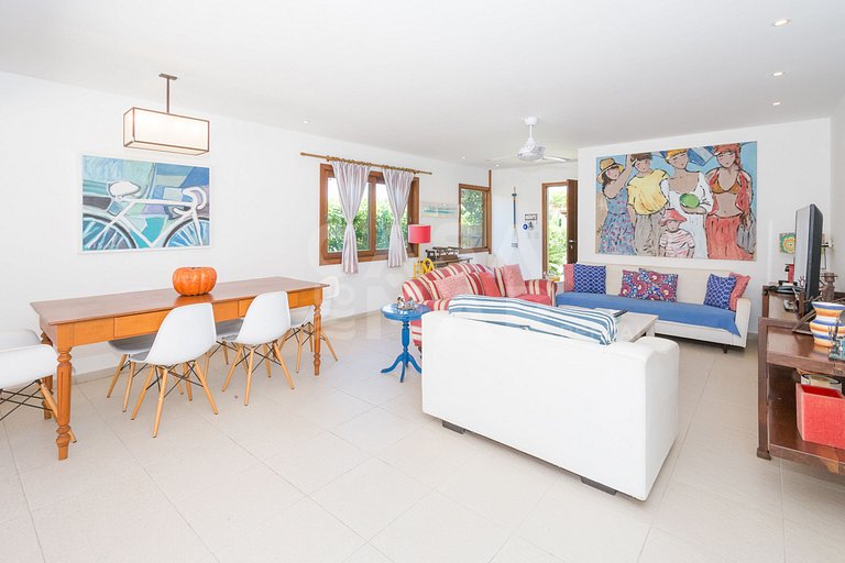 Casa condomínio, três suítes, ar, quadra de tênis