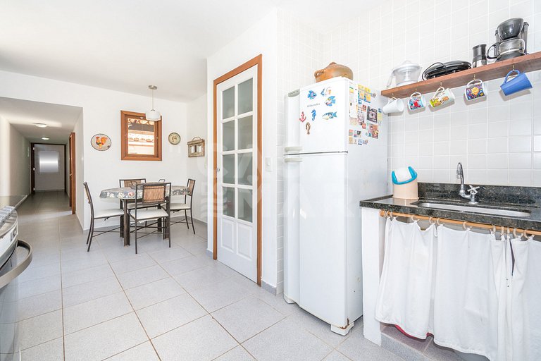 Casa condomínio, três suítes, ar, quadra de tênis