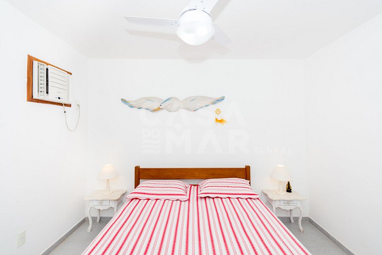 Beautiful house with three suites, in a condominium with com
