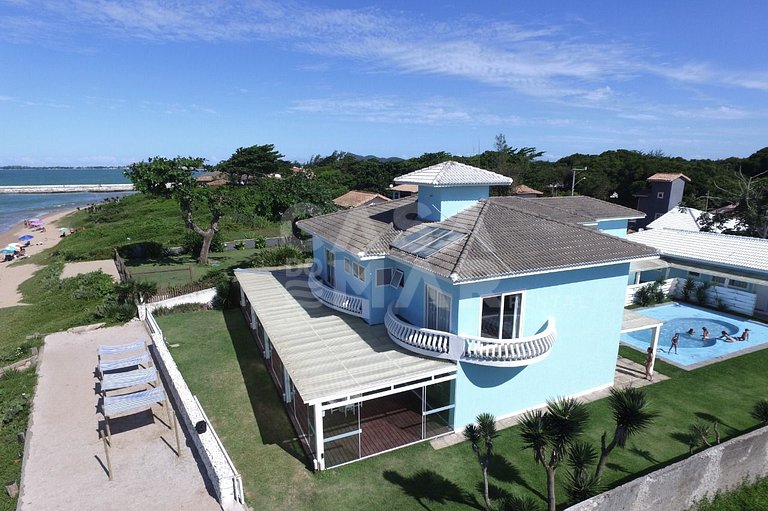 Spectacular Villa with Five Suites, on Areia da Praia Rasa