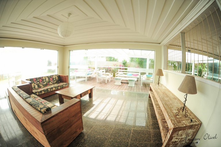 Spectacular Villa with Five Suites, on Areia da Praia Rasa