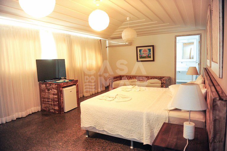 Spectacular Villa with Five Suites, on Areia da Praia Rasa
