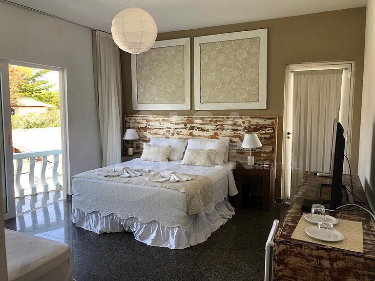 Spectacular Villa with Five Suites, on Areia da Praia Rasa
