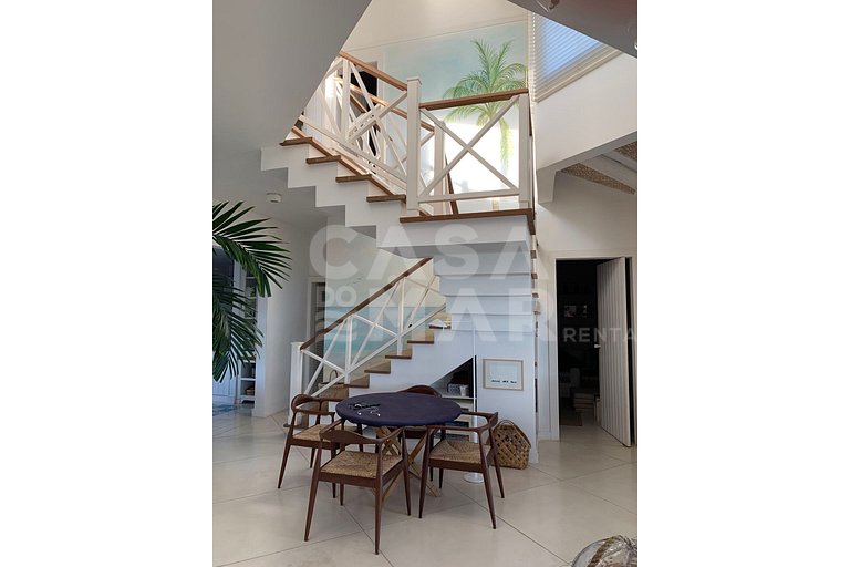 Casa para locação com cinco suítes, pé na areia, família
