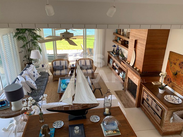 Beautiful Villa with Five Suites in an Ocean Front Condo