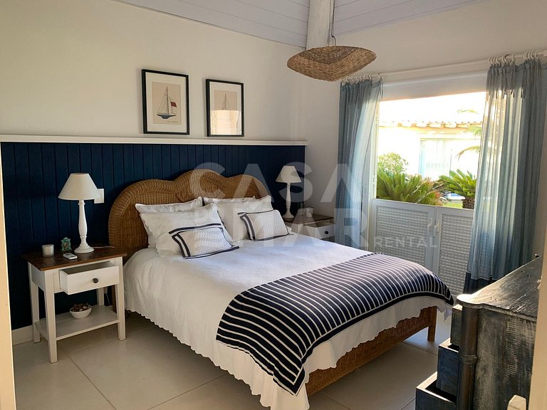 Casa para locação com cinco suítes, pé na areia, família
