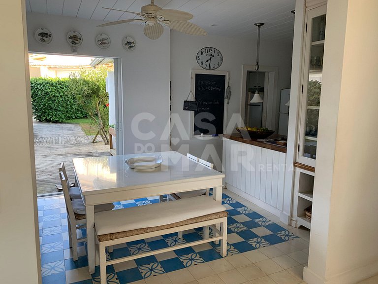 Beautiful Villa with Five Suites in an Ocean Front Condo