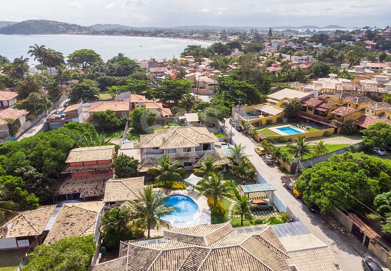 Casa em Geribá, Ferradurinha, quatro suítes, ar condicionado