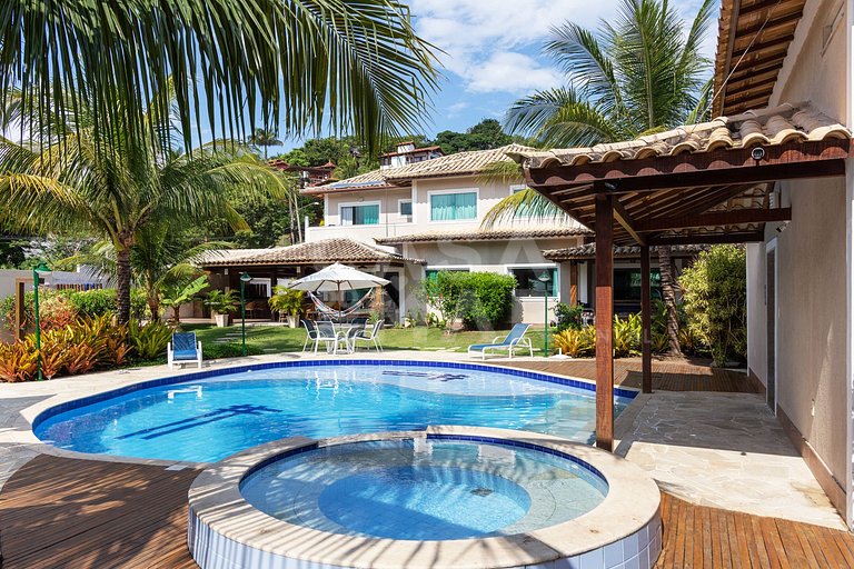 Casa em Geribá, Ferradurinha, quatro suítes, ar condicionado