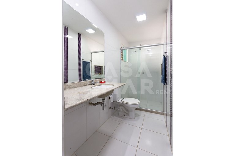 Beautiful house with four suites, in a condominium between G