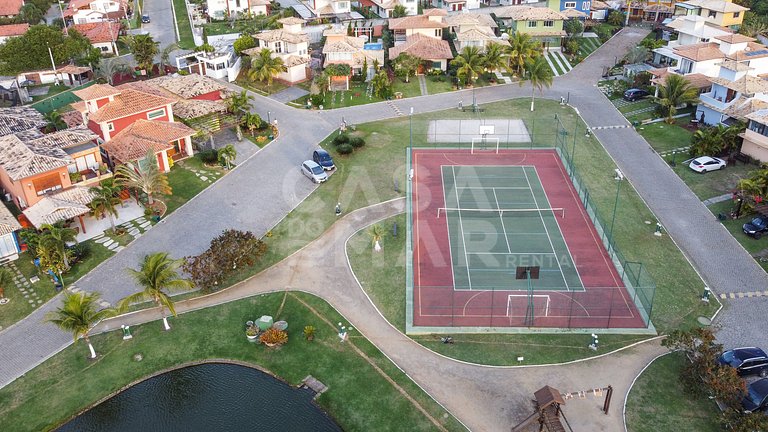 Beautiful house with four suites in a very complete condomin