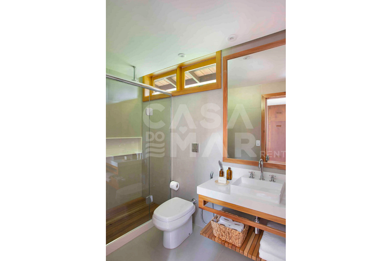 Casa com seis quartos, piscina, na serra, churrasqueira