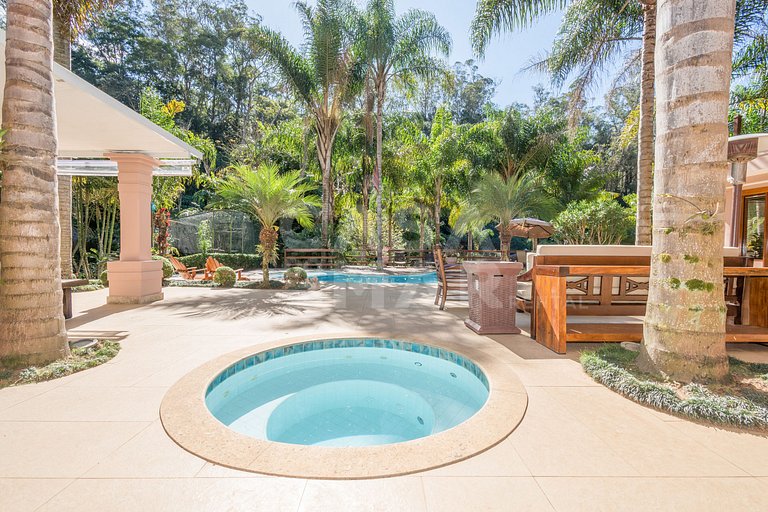 Mansão, serra, churrasqueira, piscina, aquecimento, academia