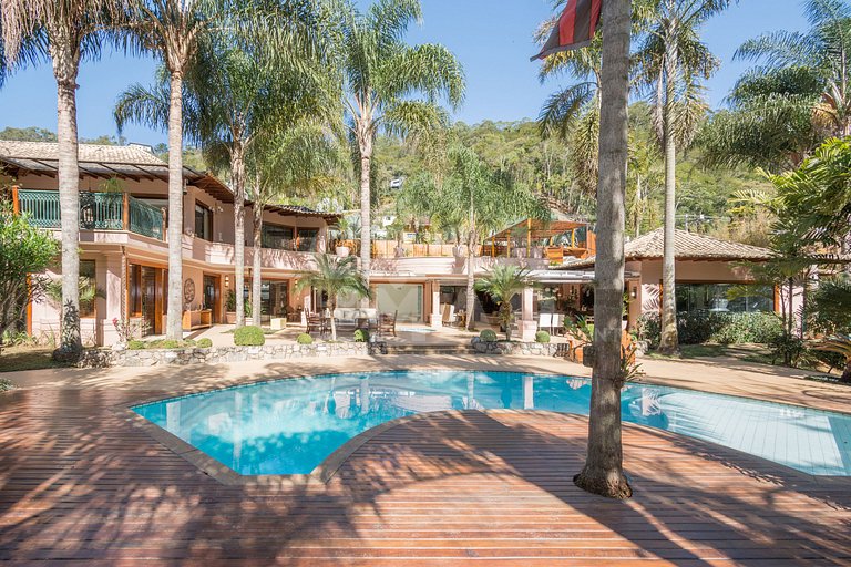 Mansão, serra, churrasqueira, piscina, aquecimento, academia