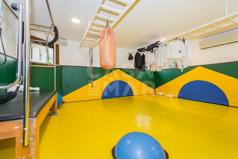 Mansão, serra, churrasqueira, piscina, aquecimento, academia
