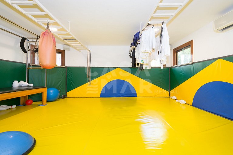 Mansão, serra, churrasqueira, piscina, aquecimento, academia