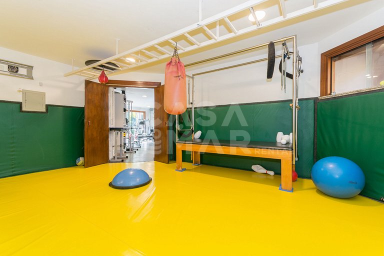 Mansão, serra, churrasqueira, piscina, aquecimento, academia