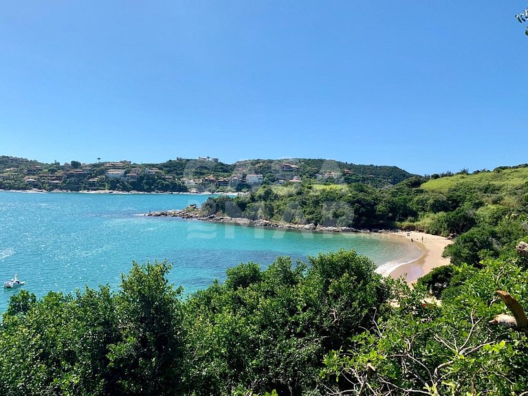 Beautiful house with spectacular views and five suites, in F