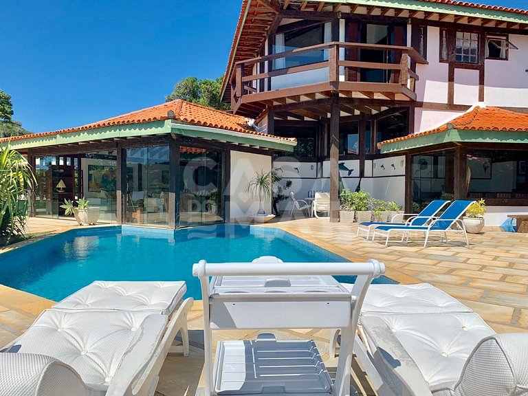 Casa com 4 quartos, vista mar, com piscina, churrasqueira