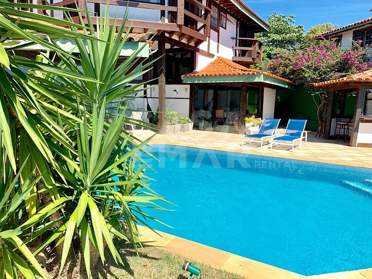 Casa com 4 quartos, vista mar, com piscina, churrasqueira