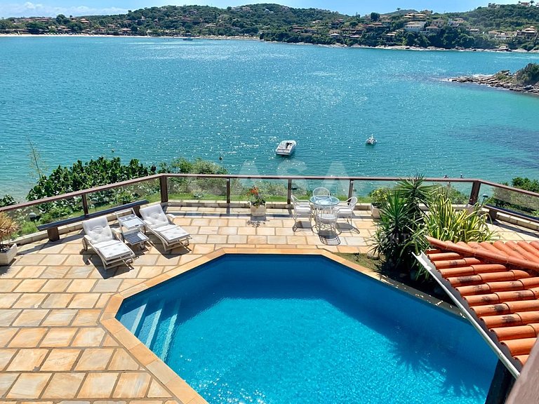 Casa com 4 quartos, vista mar, com piscina, churrasqueira