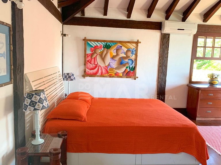 Beautiful house with spectacular views and five suites, in F