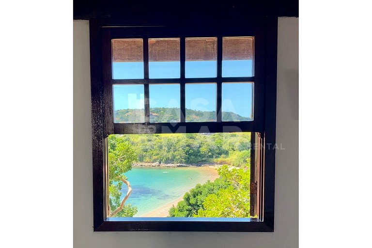 Casa com 4 quartos, vista mar, com piscina, churrasqueira