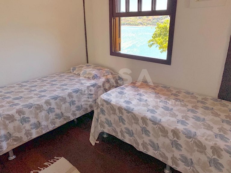 Casa com 4 quartos, vista mar, com piscina, churrasqueira