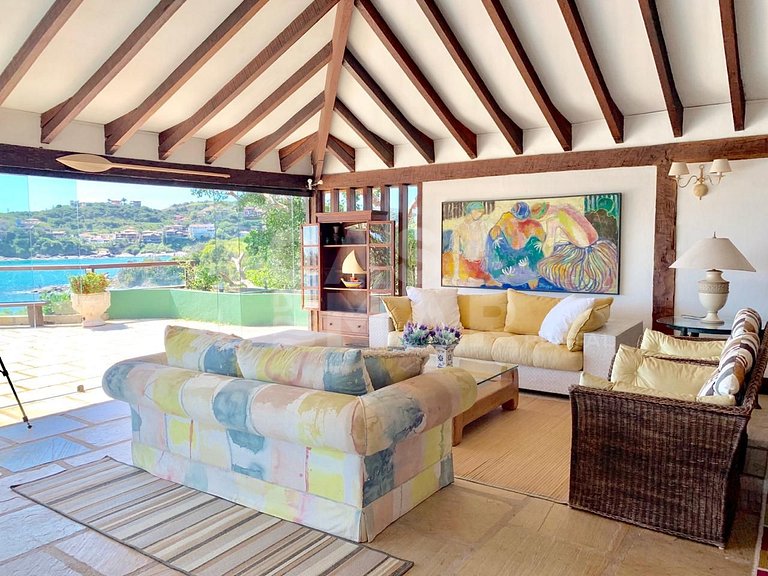 Casa com 4 quartos, vista mar, com piscina, churrasqueira