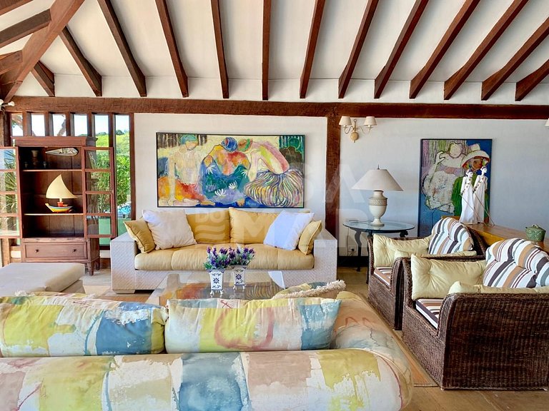 Casa com 4 quartos, vista mar, com piscina, churrasqueira