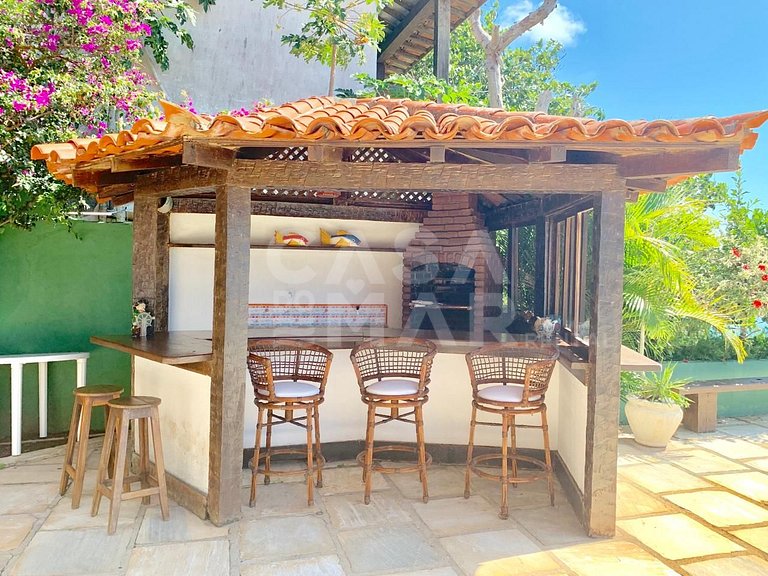 Casa com 4 quartos, vista mar, com piscina, churrasqueira