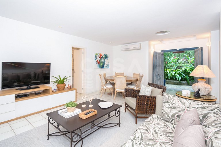 Casa com sete suítes, praia privativa com lancha