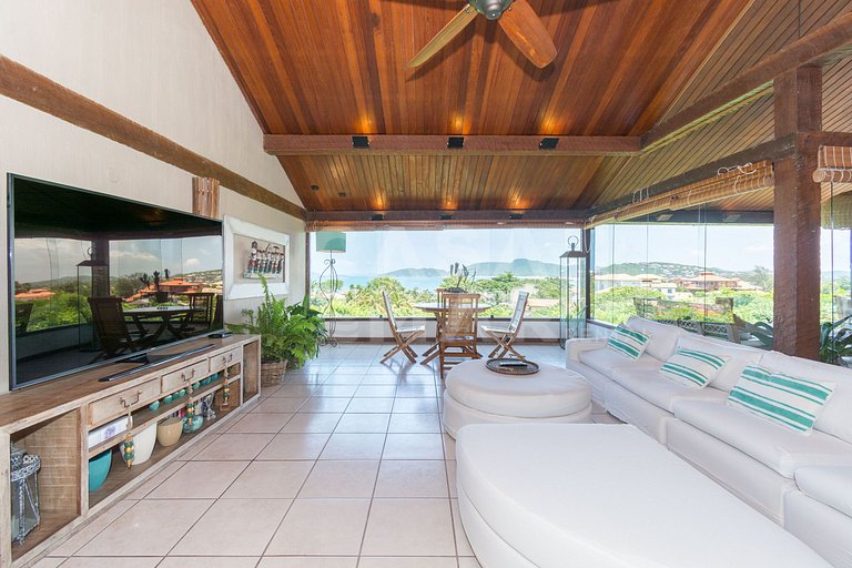 Linda casa com sete suítes, com vista panorâmica para Praia